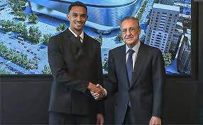 واع/ رسميا.. أرنولد يوقع عقود انضمامه لريال مدريد