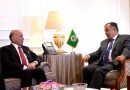 واع / وزير الخارجية يبحث مع الأمين العام للجامعة العربية تطورات المنطقة وحركة الملاحة في هرمز
