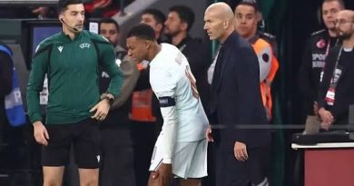 واع/ مبابي يغادر معسكر منتخب فرنسا بسبب إصابة في الركبة