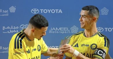 واع / رونالدو يتنازل عن جائزته لزميله الحمدان